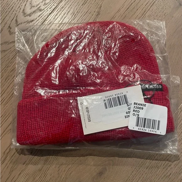 NWT Splits 59 Comfy Red Knit Hat - Picture 2 of 4